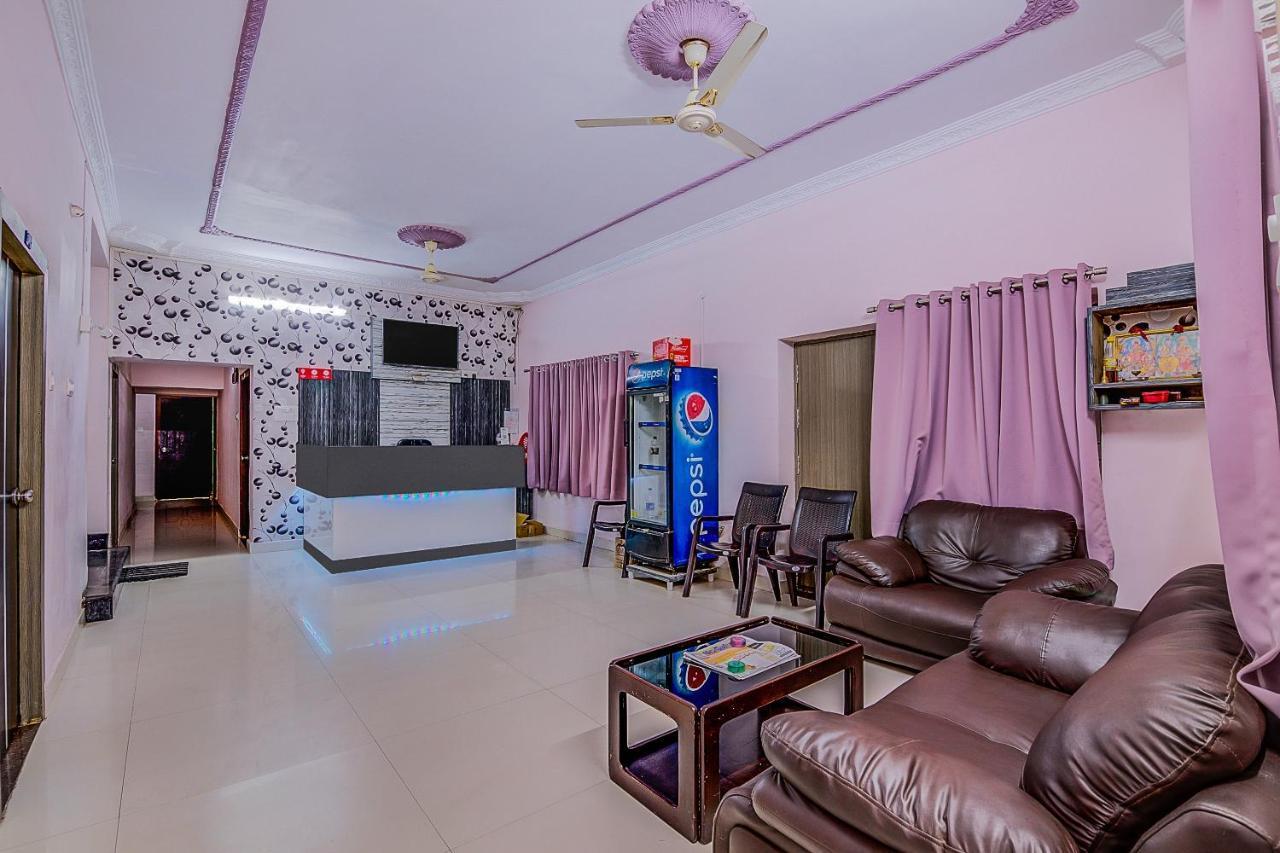 Oyo 8929 Stay Siddhartha Residency Jalaripeta Bagian luar foto