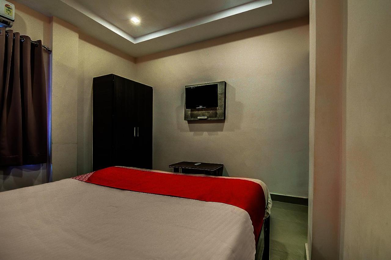 Oyo 8929 Stay Siddhartha Residency Jalaripeta Bagian luar foto